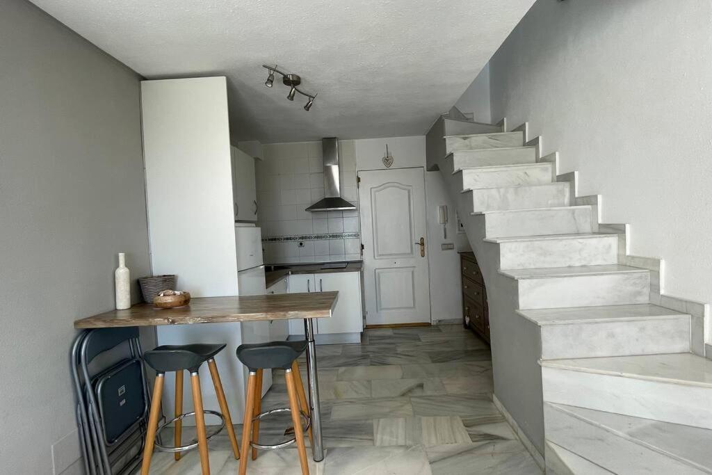 Atico Con Bonita Vista. En Urbanizacion Privada.! Apartamento Estepona Exterior foto