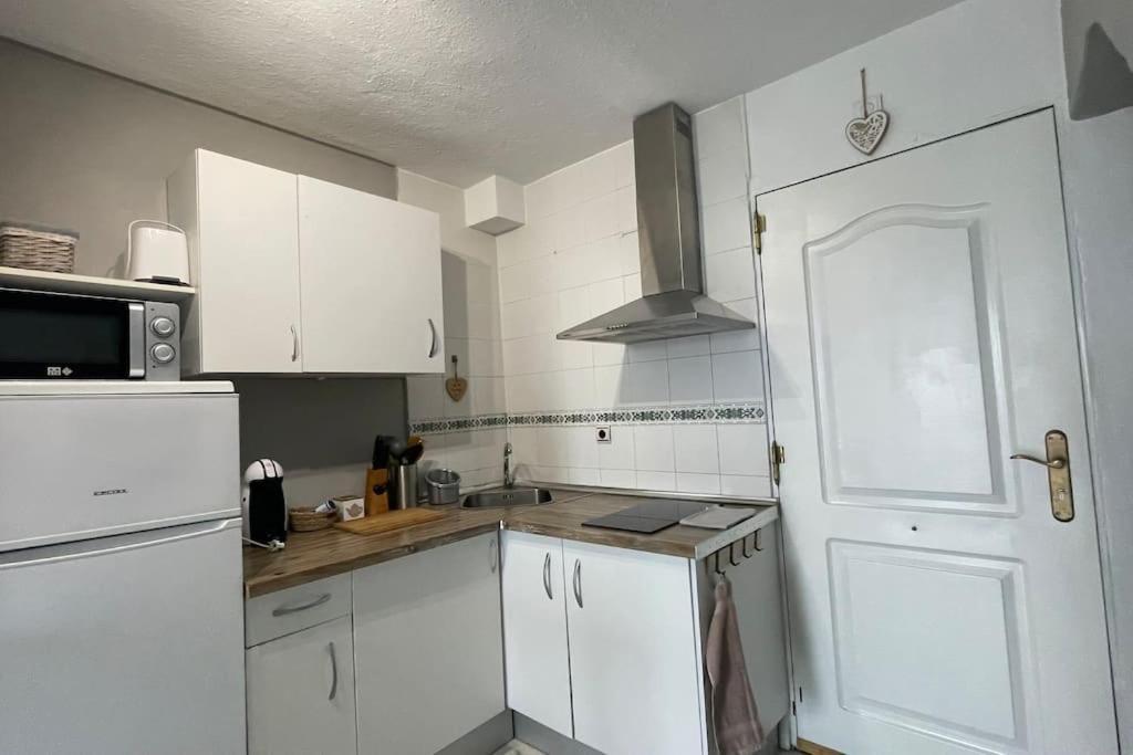 Atico Con Bonita Vista. En Urbanizacion Privada.! Apartamento Estepona Exterior foto