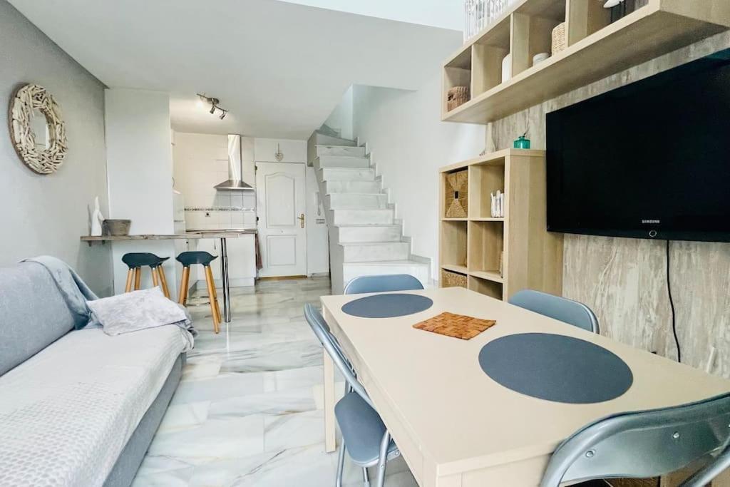 Atico Con Bonita Vista. En Urbanizacion Privada.! Apartamento Estepona Exterior foto