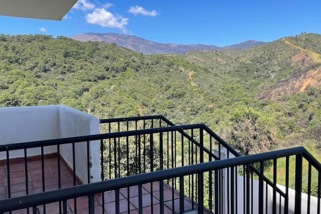 Atico Con Bonita Vista. En Urbanizacion Privada.! Apartamento Estepona Exterior foto