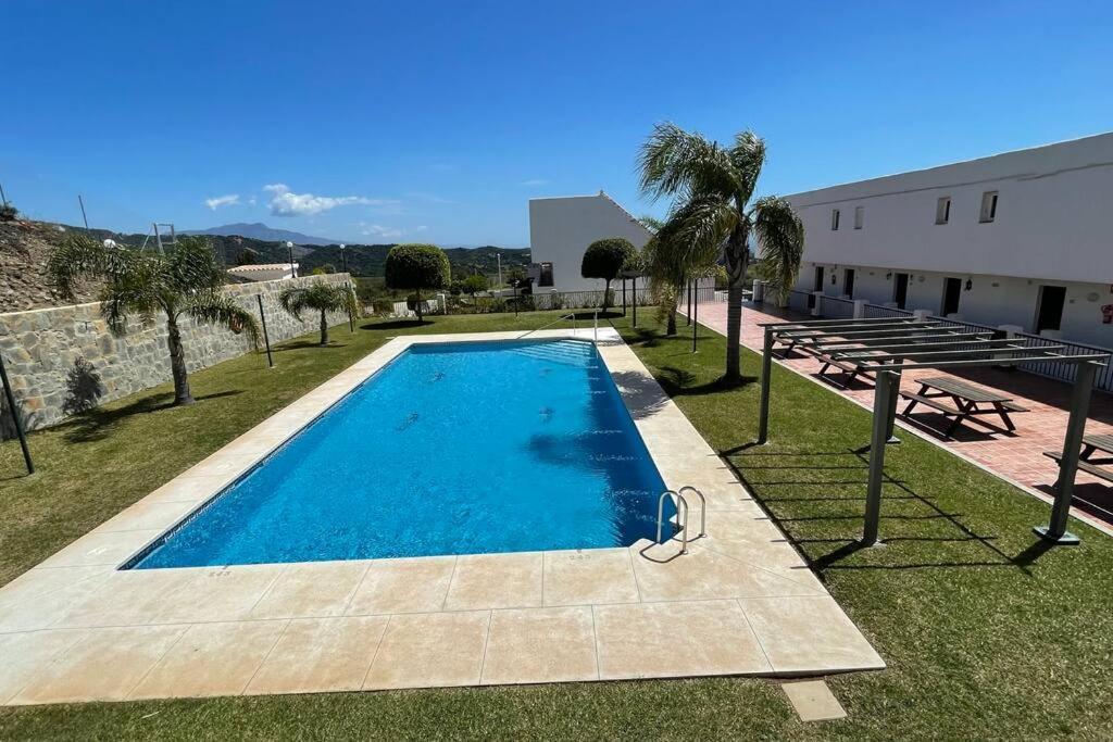 Atico Con Bonita Vista. En Urbanizacion Privada.! Apartamento Estepona Exterior foto